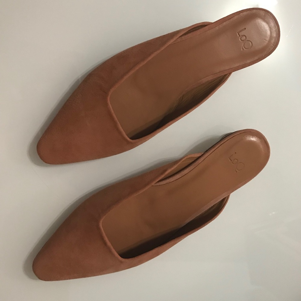 LoQ Suede Mules
